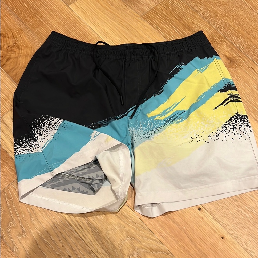 Chubbies Black and Blue‎ Swim Trunks for Effortless Style XL